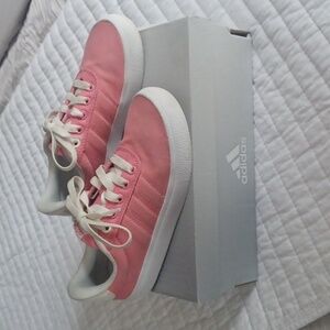 Adidas Girls Vulcraid skateboard sneaker Size 1.5